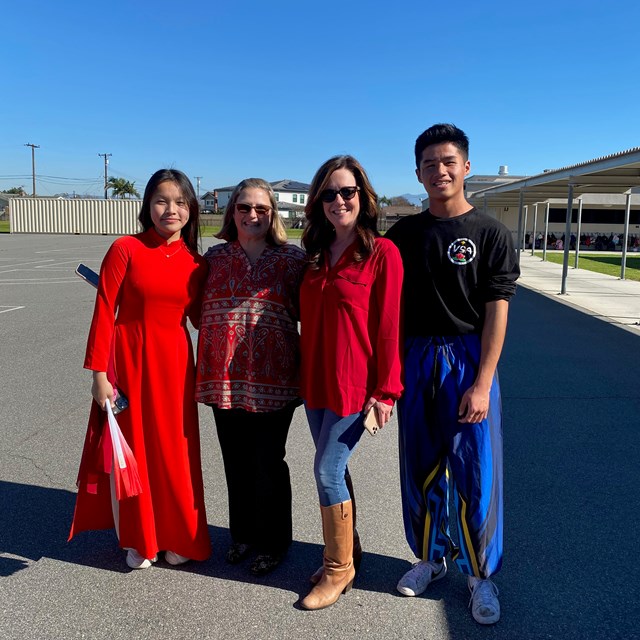 Performers with LaQuinta HS VSA return to Paine and visit former teachers!